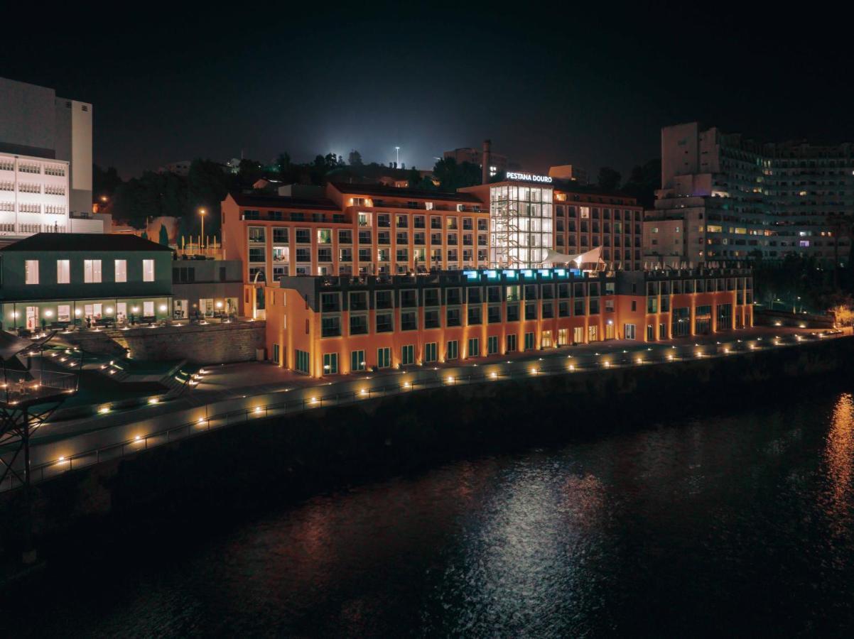 Pestana Douro Riverside - Preferred Hotels & Resorts, Lifestyle Valbom  Exteriör bild The hotel at night