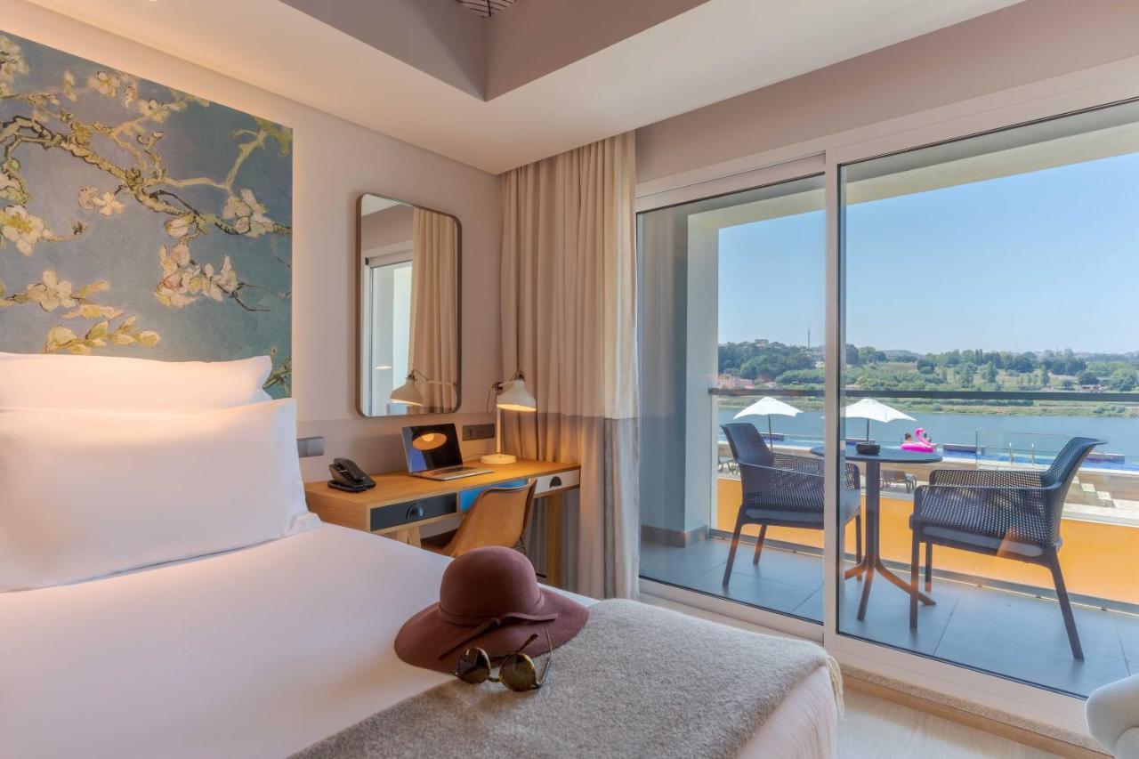 Pestana Douro Riverside - Preferred Hotels & Resorts, Lifestyle Valbom  Exteriör bild Deluxe Room with Lake View