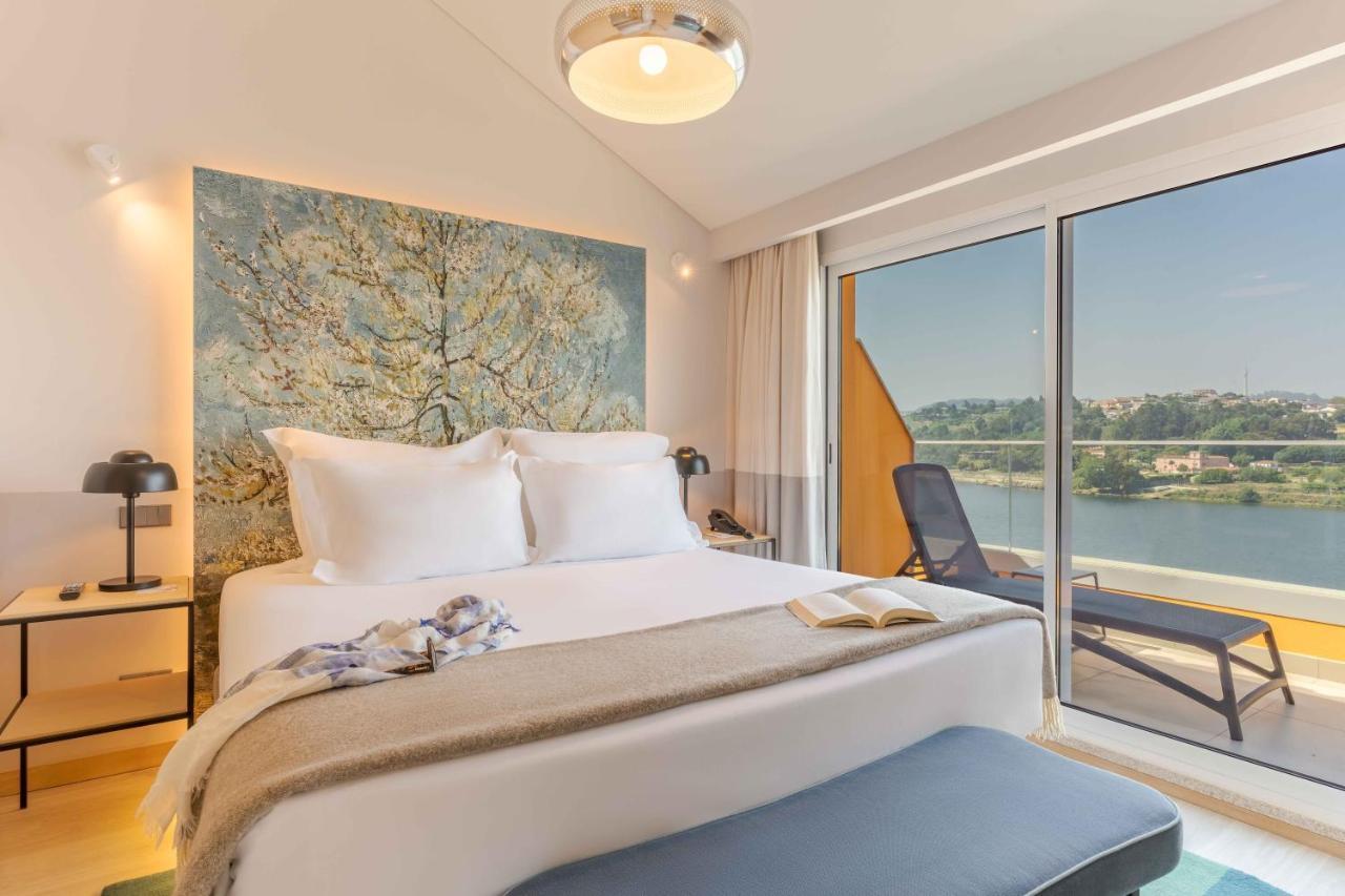 Pestana Douro Riverside - Preferred Hotels & Resorts, Lifestyle Valbom  Exteriör bild A bedroom in the hotel